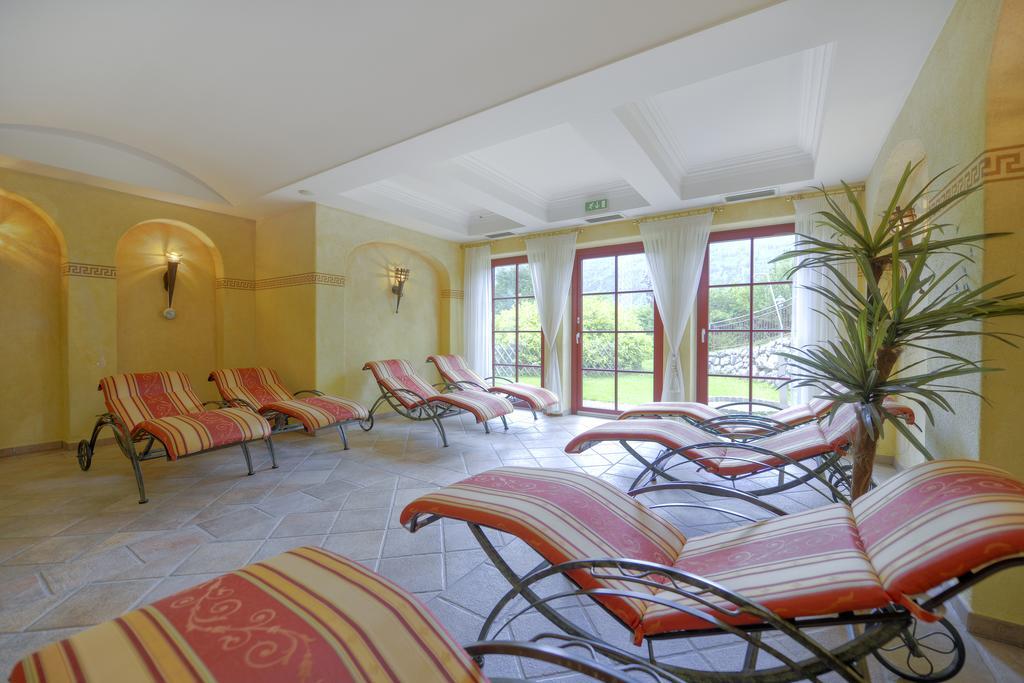 Hotel Zum Jungen Roemer ราดชตัดท์ ภายนอก รูปภาพ