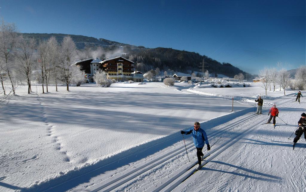 Hotel Zum Jungen Roemer ราดชตัดท์ ภายนอก รูปภาพ