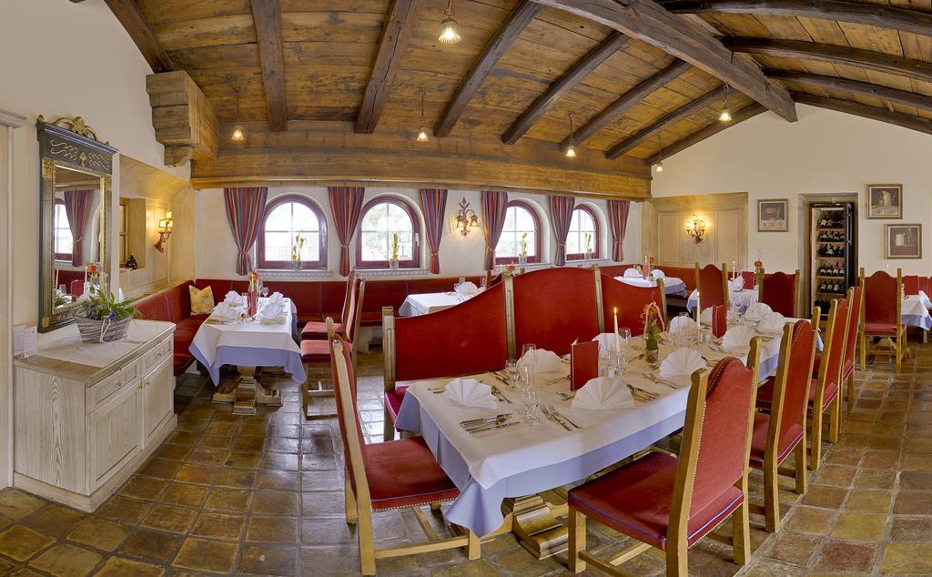 Hotel Zum Jungen Roemer ราดชตัดท์ ภายนอก รูปภาพ