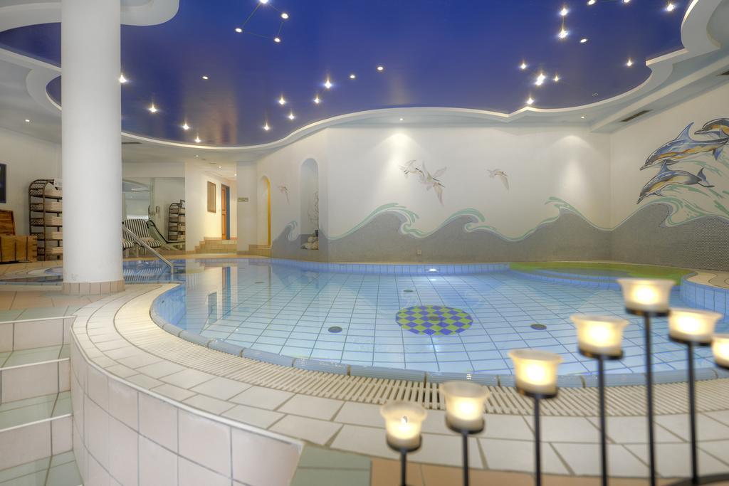 Hotel Zum Jungen Roemer ราดชตัดท์ ภายนอก รูปภาพ